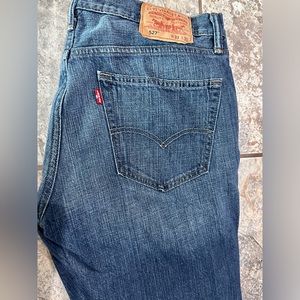 33x30 Levi’s 527 Bootcut fit